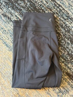 High-Waist Black Active Leggings with Side Pocket